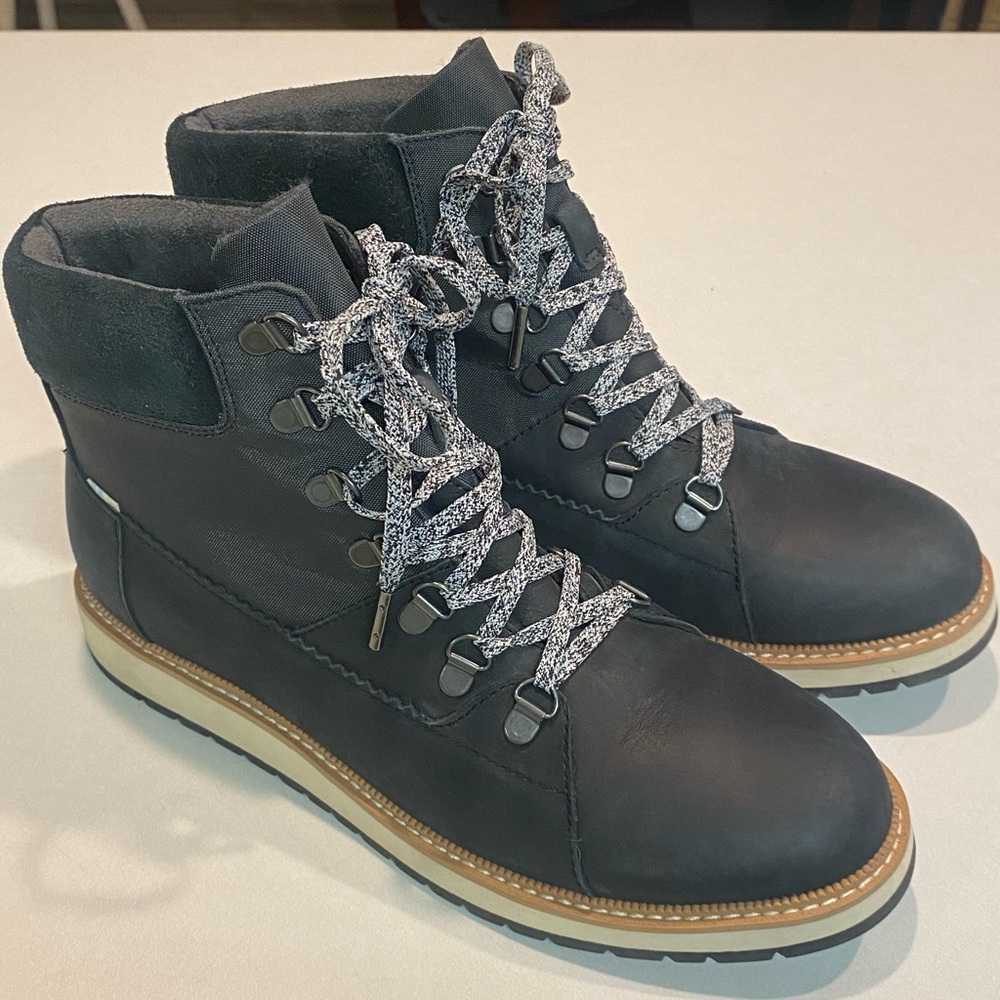TOMS NWOT MESA LEATHER NYLON BOOTS ANKLE WEATHER LACE UP BLACK WOMENS SZ 10